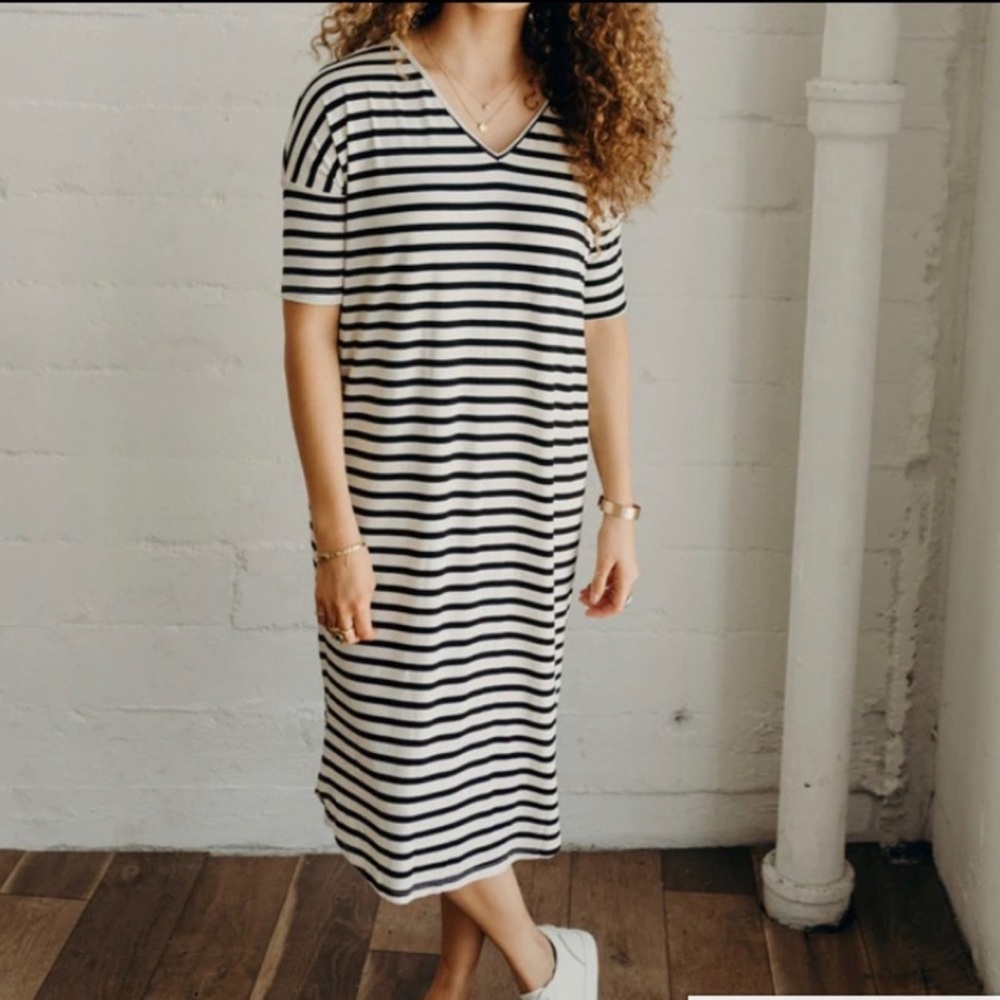 Carly Jean Los Angeles White & Gray Striped Midi Dress